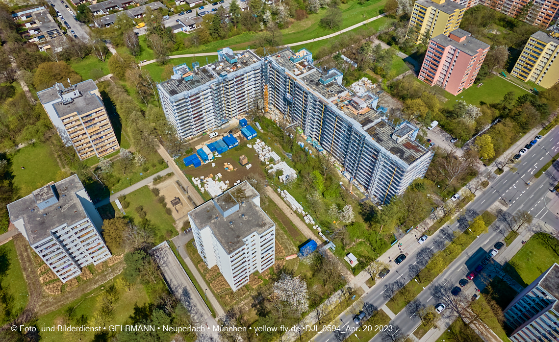 20.04.2023 - Maga-Großsanierung am Karl-Marx-Ring 11-21 in Neuperlach